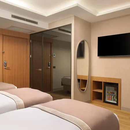 Shirisha Istanbul