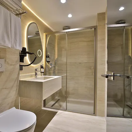 Hotell Shirisha